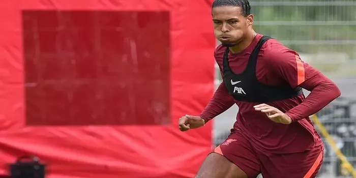 Kapten Liverpool, Van Dijk, Absen Latihan Karena Cedera
