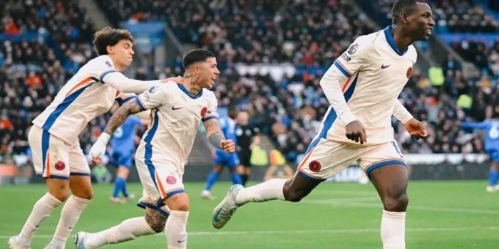 Chelsea Tundukkan Leicester dengan Skor 2-1