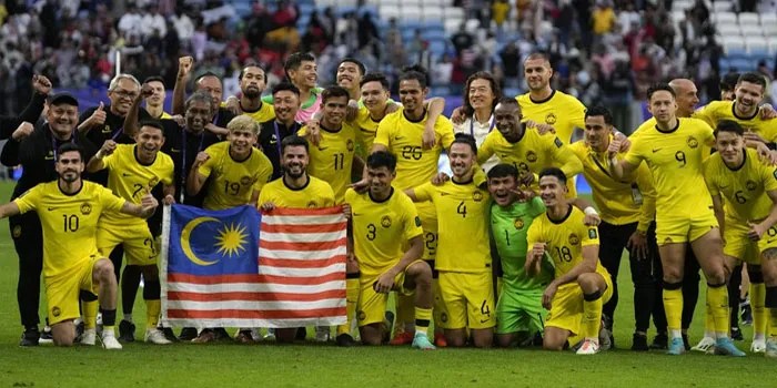 Timnas Indonesia Inspirasi Malaysia Membangun Tim Sepak Bola Melalui Naturalisasi