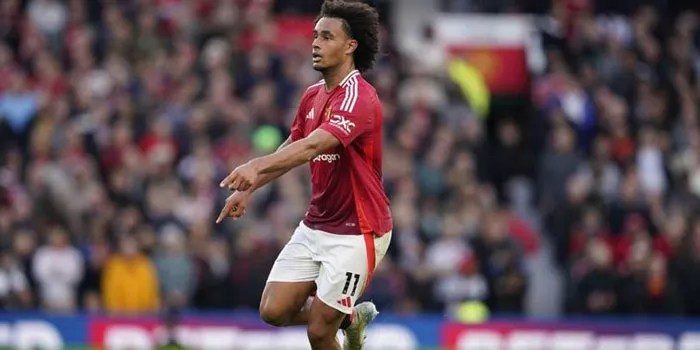Zirkzee Cetak Dua Gol, Ungkap Kekuatan dari Kesulitan