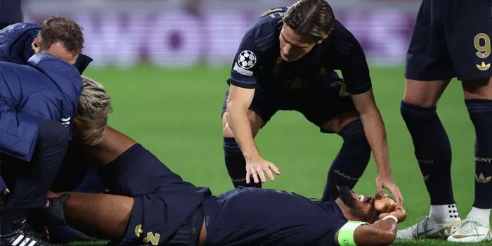 Bremer Minta Wejangan Chiellini Kembali dari Cedera ACL