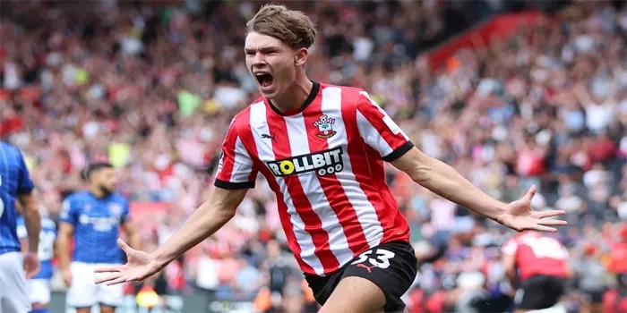 Man United Prioritaskan Transfer Pemain Sayap Southampton Tyler Dibling