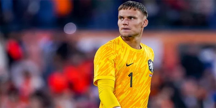 Bayern Munchen Mengawasi Kiper Brighton, Bart Verbruggen