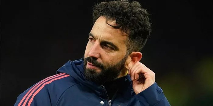Kiper Leeds United Jadi Bidikan Amorim Sebab Belum Puas dengan Performa Onana