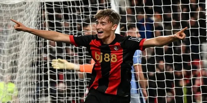 Real Madrid Mengiginkan Bek 19 Tahun dari Liga Inggris Ini!