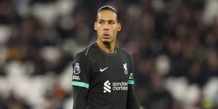Arne Slot Ungkap Keunggulan Van Dijk sebagai Pemimpin di Lapangan
