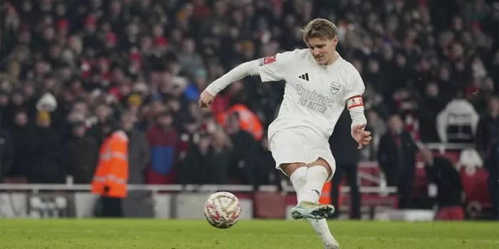 Odegaard Merasa Kecewa Saat Disingkirkan MU di Piala FA 2024/2025