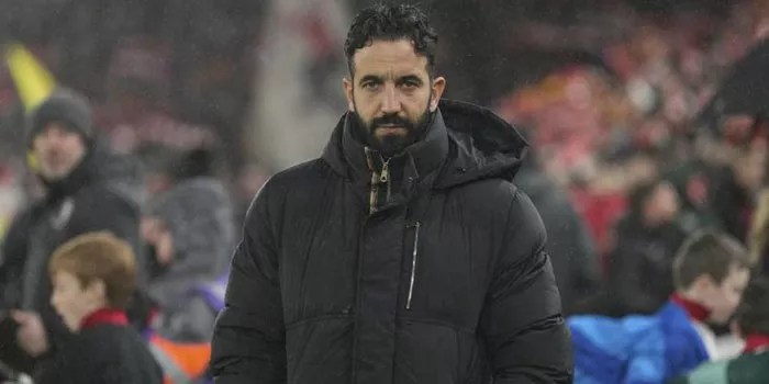 Bukan Mendes, Ait-Nouri Jadi Primadona Baru Man United