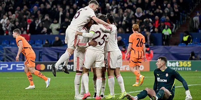 Pertandingan Fase Liga UCL Antara Feyenoord vs Bayern Munchen!