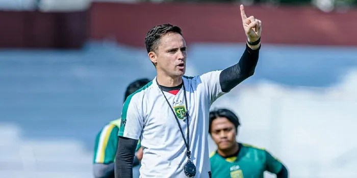 Paul Munster Berjanji Bahwa Persebaya Bangkit di Bulan Februari