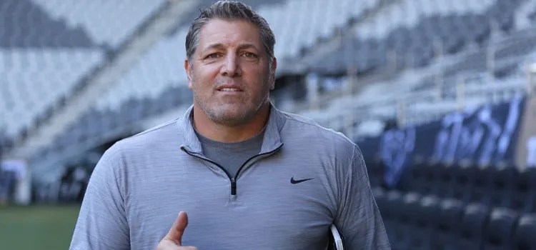 Legenda USMNT Tony Meola dalam Pemulihan Serangan Jantung