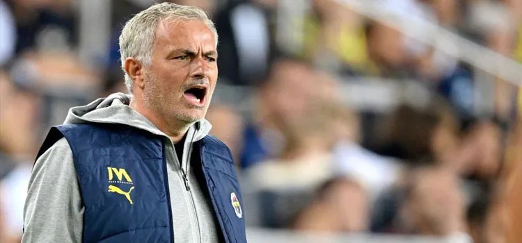 Fenerbahce Balas Menyerang Galatasaray atas Tuduhan Rasisme Mourinho