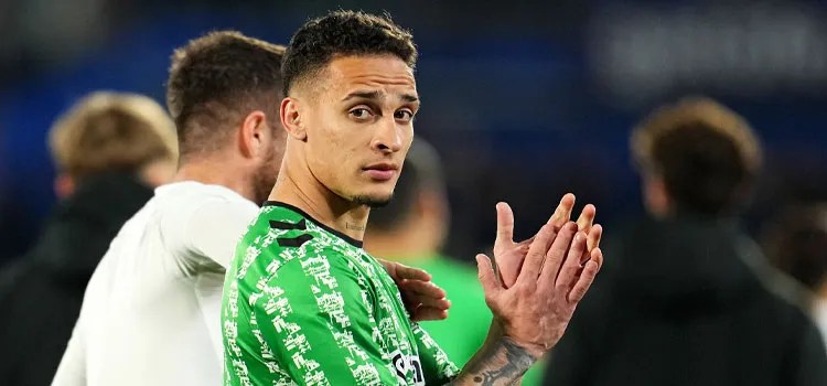 Antony Siap Bermain Melawan Madrid Setelah Kartu Merahnya Dicabut