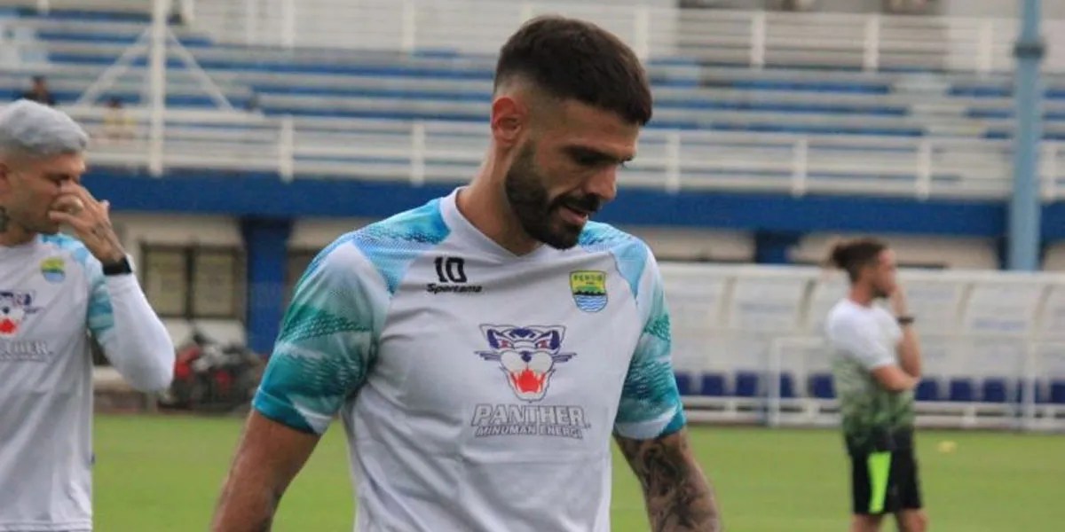 Persib Bandung Kokoh di Puncak, Del Pino Tegaskan Harus Waspada!