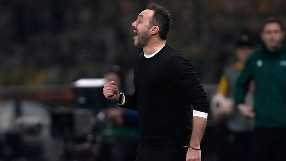 Roberto De Zerbi Tegaskan Tak Akan Latih AC Milan Musim Depan