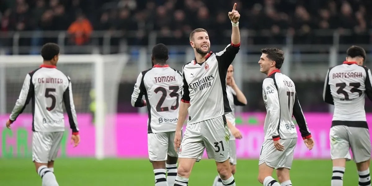 Strahinja Pavlovic Cetak Gol Spektakuler Bawa AC Milan Menang