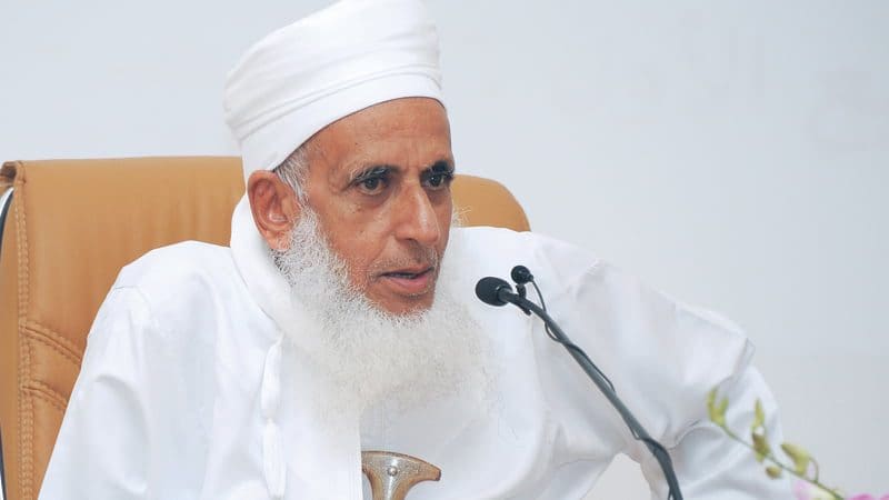 الشيخ أحمد الخليلي يُعزي الشعب اليمني في &ldquo;الصدمة الأليمة&rdquo;