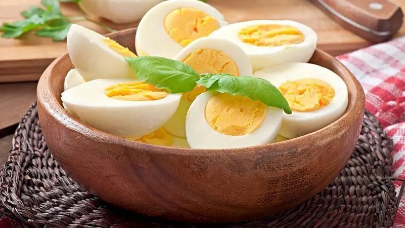 ماذا تأكل مع البيض؟.. 5 خيارات تعزز القيمة الغذائية