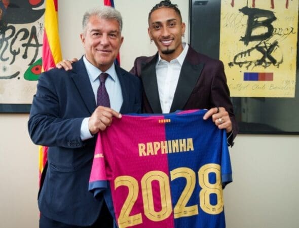 رسميًا.. برشلونة يجدد عقد نجمه البرازيلي رافينيا لغاية 2028