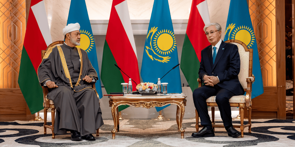 جلالة السلطان المعظم والرئيس الكازاخستاني يتبادلان أرفع الأوسمة جلالة السلطان المعظم والرئيس الكازاخستاني يتبادلان أرفع الأوسمة