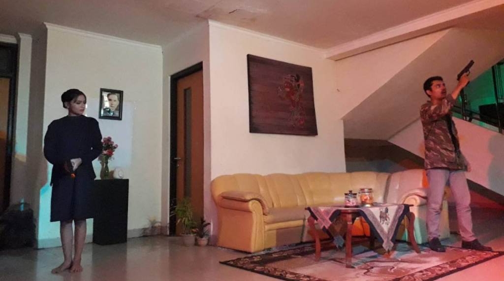Malam Minggu Bersama “Beruang Penagih Hutang” di Kampus Bawah Undiksha –  tatkala.co