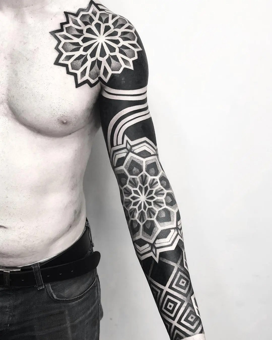 Tatuaggio Mandala: Ecco Cosa Significa – Tatuaggipiercing.it 1350_x_1080_jpg