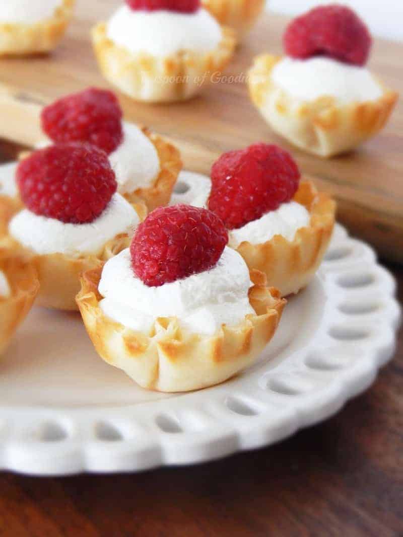 Top with your favorite pie filling. Easy Raspberry Tart Recipe - Teaspoon Of Goodness