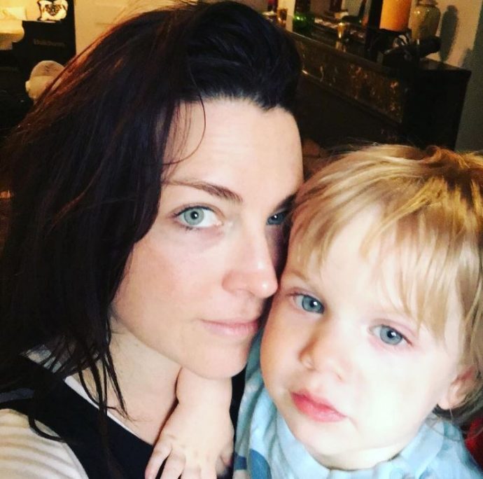 American rock band evanescence has recorded five studio albums, three extended plays, two demo albums and four soundtrack albums. AsÃ­ luce actualmente Amy Lee, vocalista de Evanescence