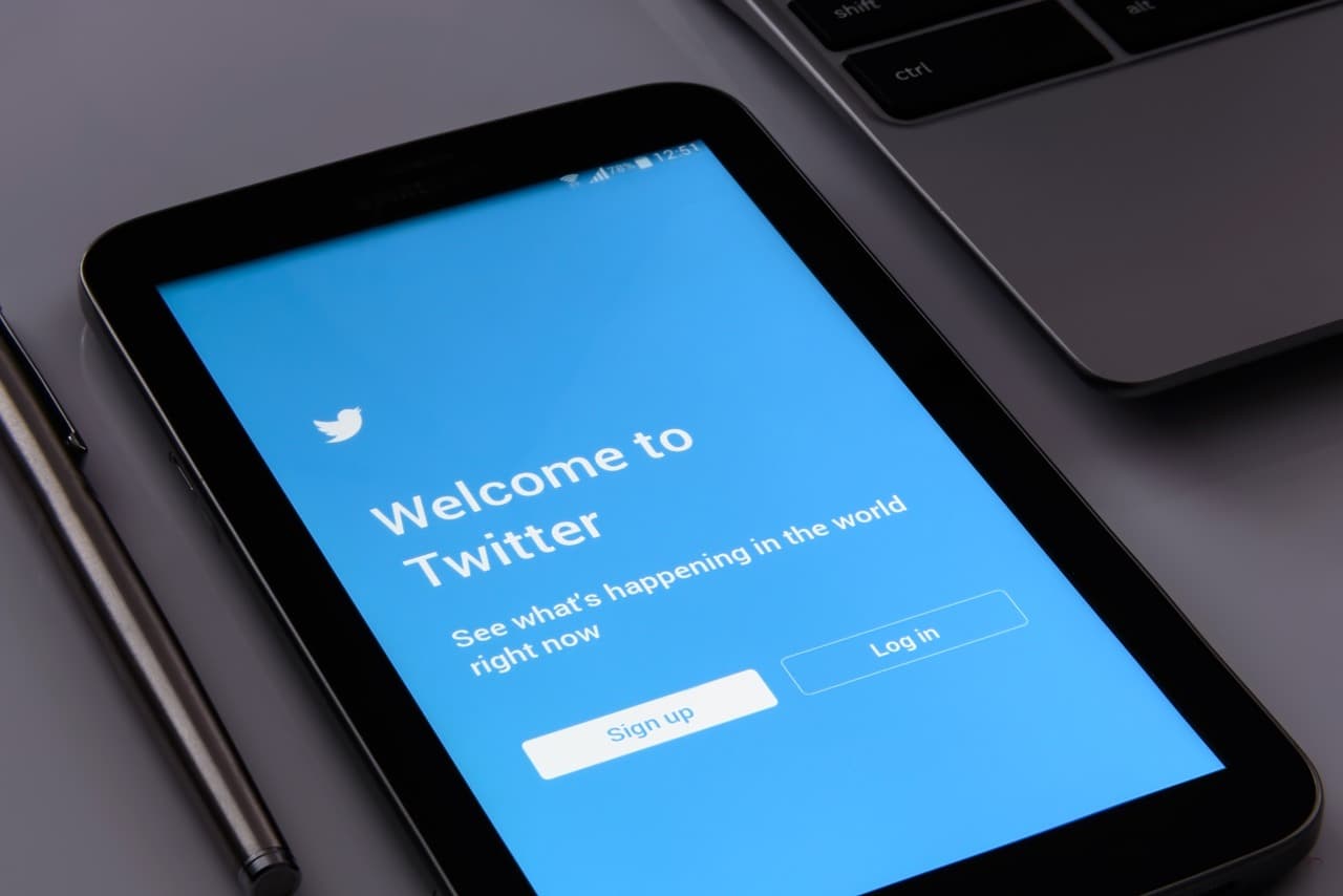 Twitter Testing a Feature to Hide Replies on your own Tweet