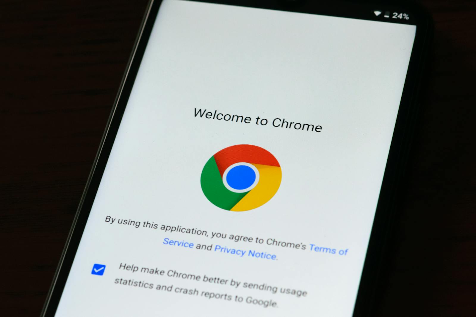 Pictogramă Gemini AI în bara de adrese Chrome pe iPhone, evidențiind integrarea Chrome iOS și Google Translate Beta cu funcții AI. | sursa foto: TechRider