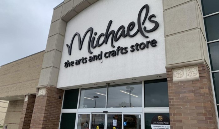Michaels arts and crafts net worth
