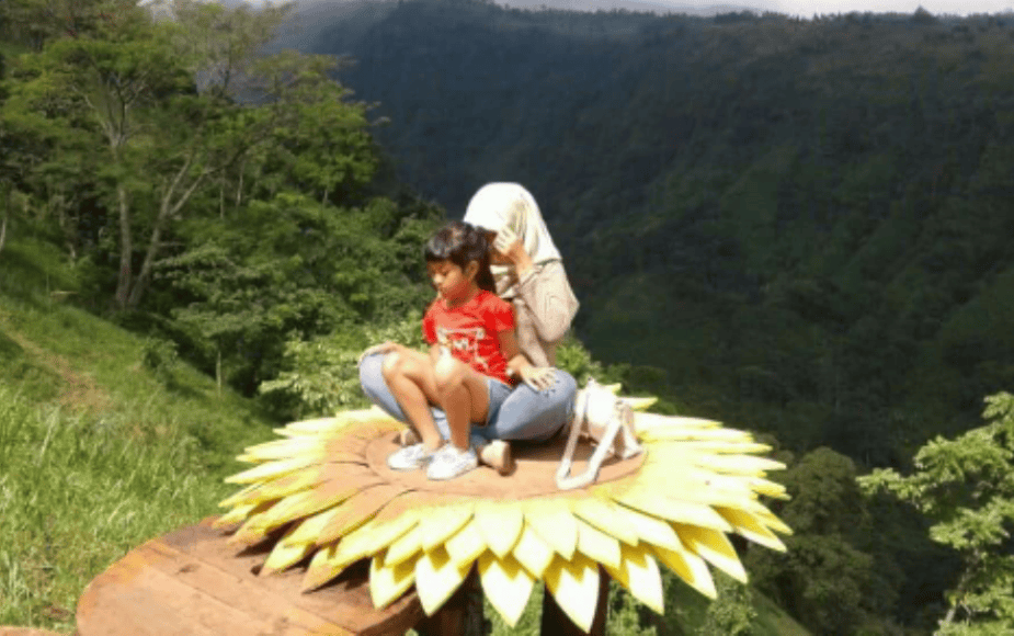 Wisata Forest Park Di Kawasan Air Terjun Madakaripura