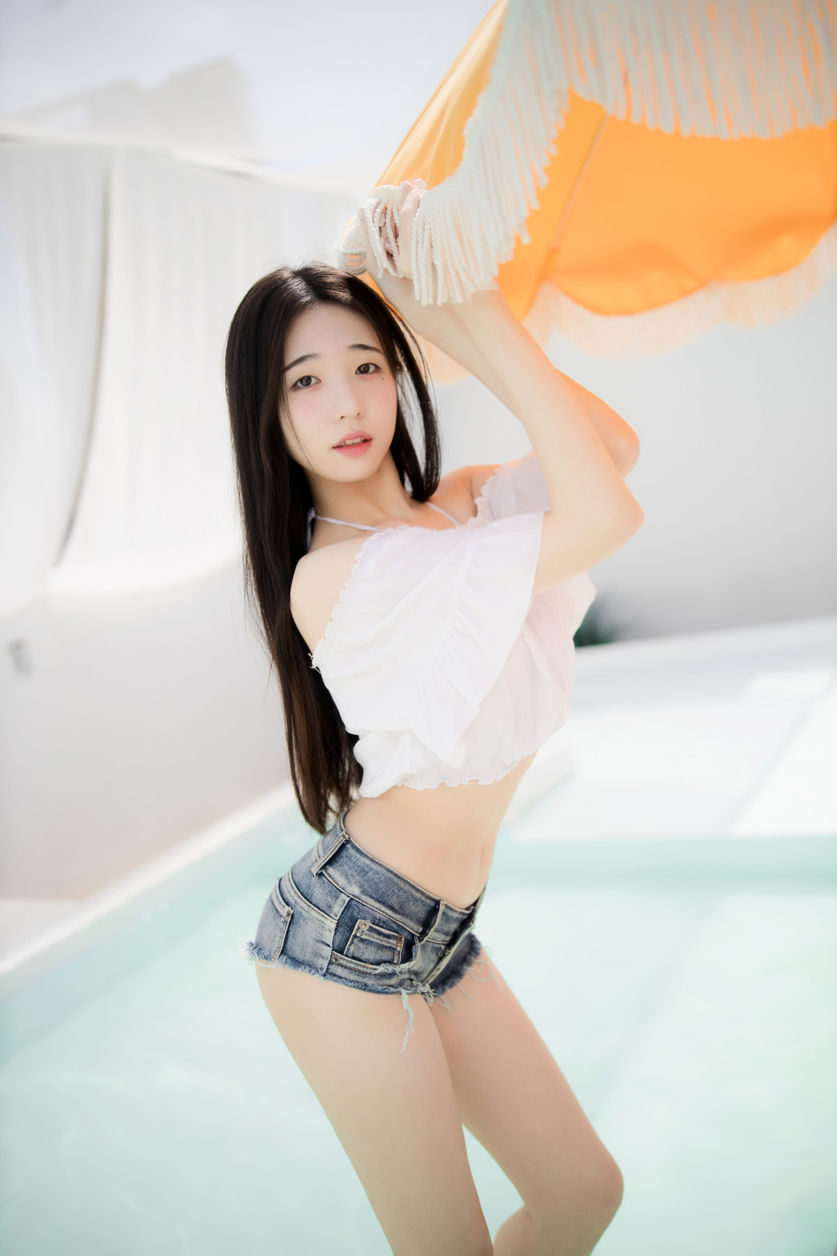 Yeon Woo 연우, Mini Photobook “Vacation”(6)