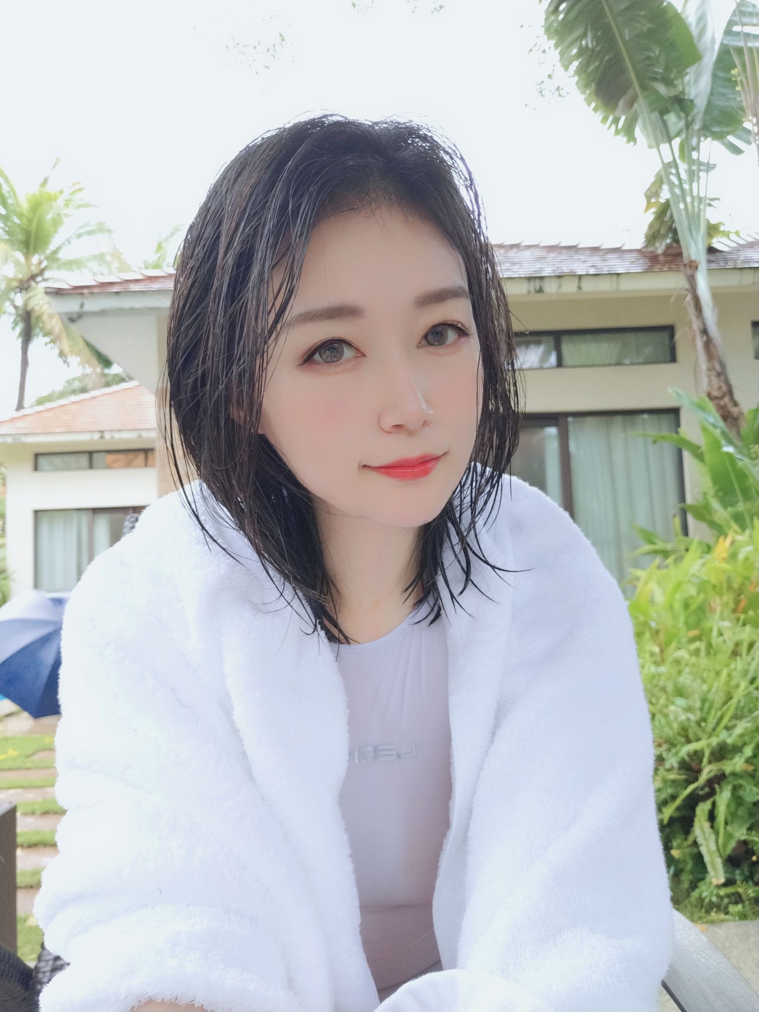 白银81-白色竞泳 [83P2V](56)