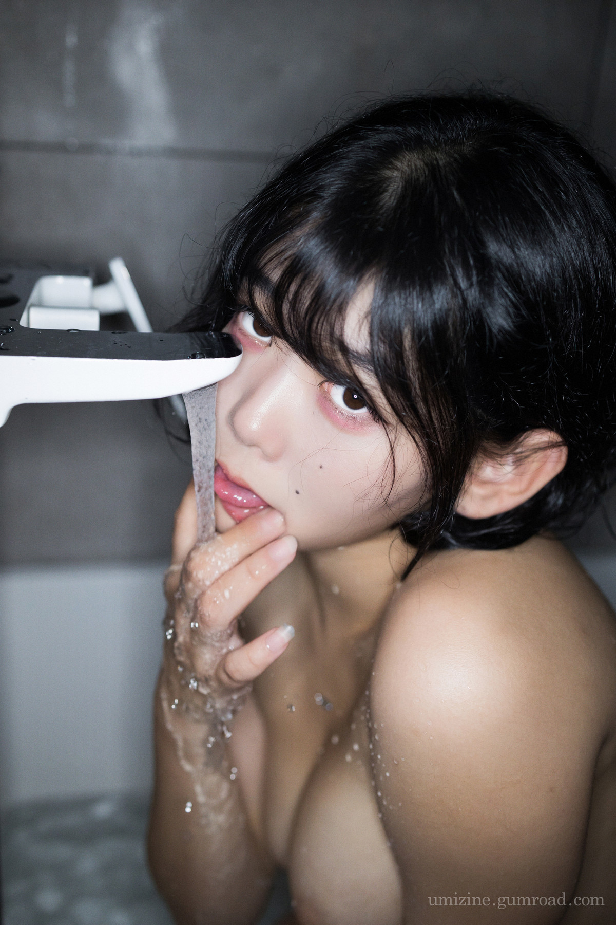 ZIA.Kwon 권지아, [UMIZINE] Bathtub Mermaid Set.02(54)