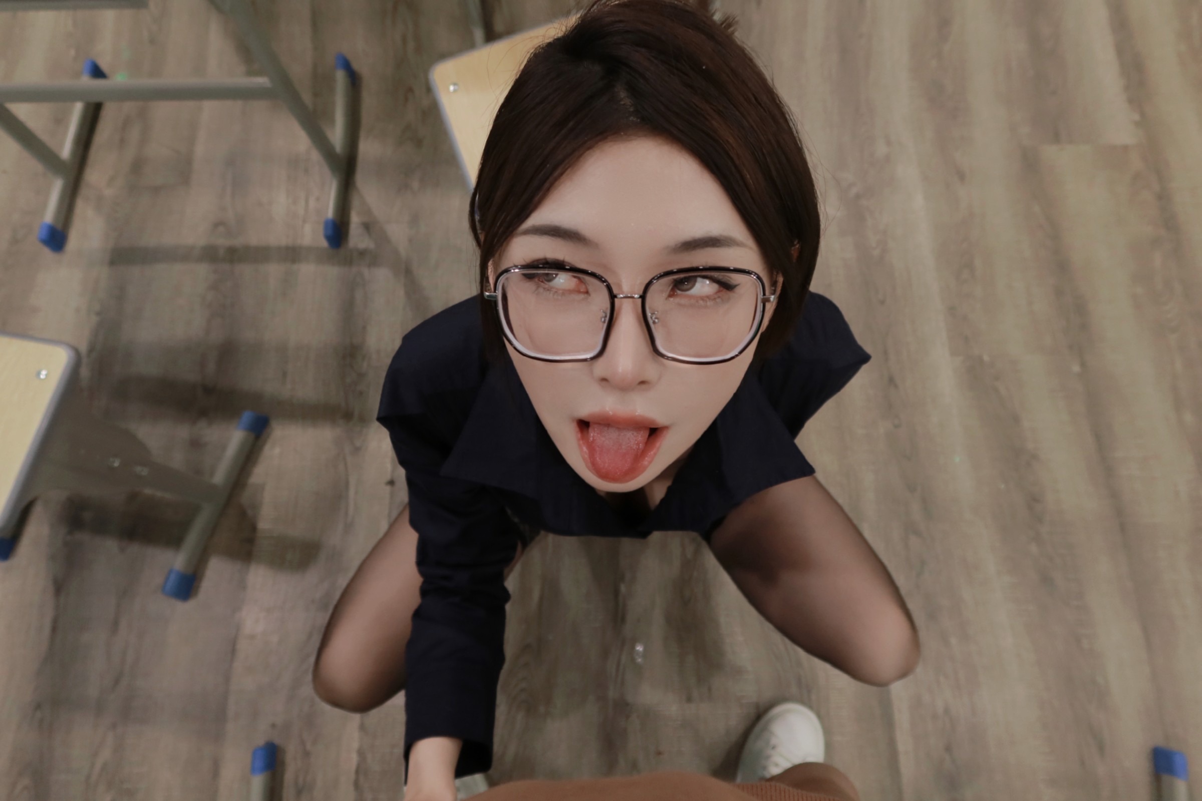 跳蛋女教师授课 黑丝OL诱惑极品蜜尻 翘臀开腿指导迷情氛围 跳蛋还塞在小穴里(10)