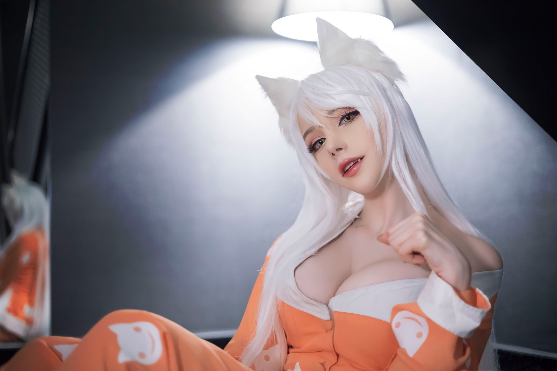 Cosplay Sayathefox 白毛狐狸 浴室诱惑(10)