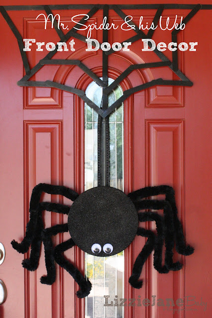 Invite students to draw human body skeletons for math, science, and language arts class and use them for your spooky halloween decorations for the classroom. Halloween Door Decorations