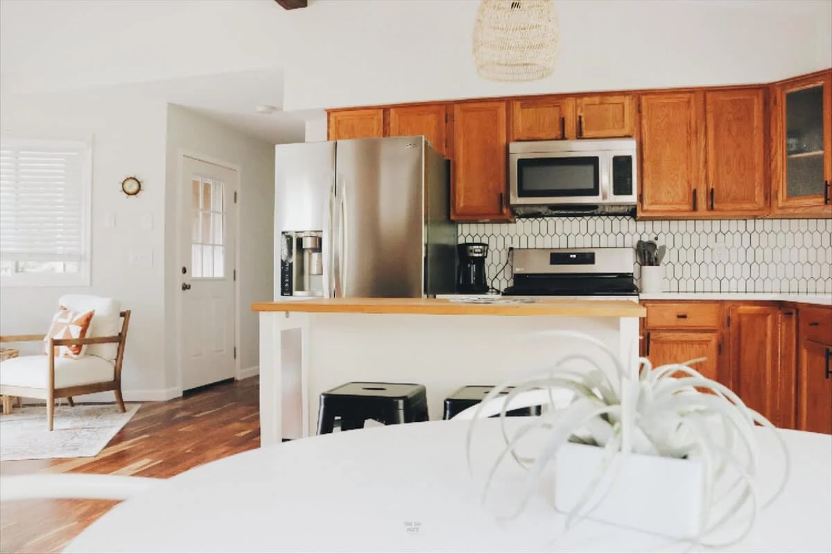How To Make Oak Kitchen Look Modern Without Painting The Diy Nuts