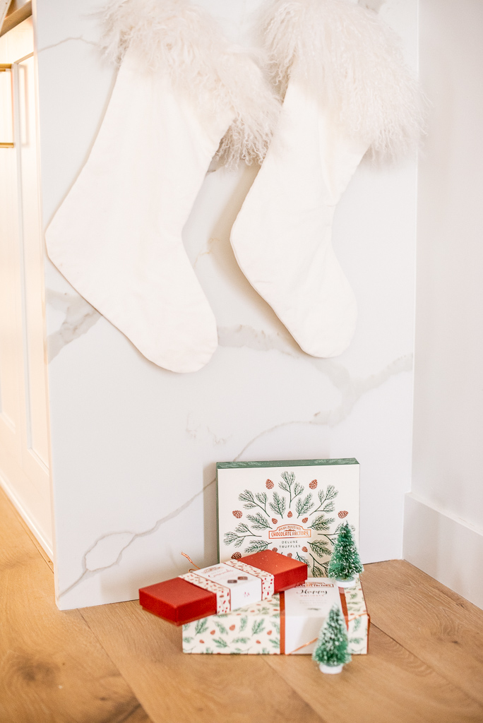 Every Hostess wants the occasion to be special and these party favors do it.