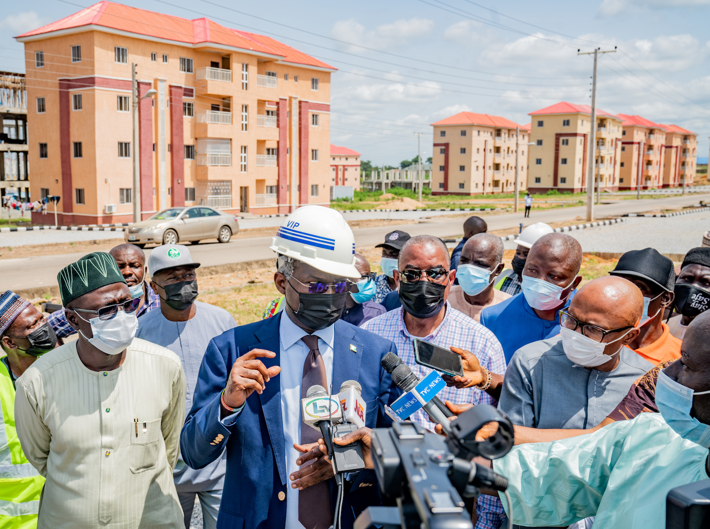 Photo News Fashola Inspects 764 Units of Federal Housing Authority