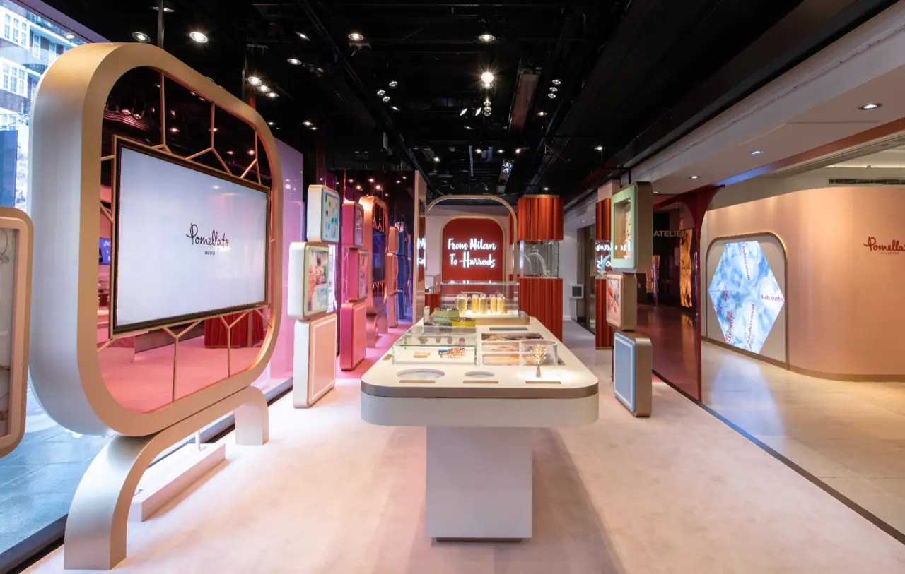 Pomellato holds its first Paris exhibition at the Palais de Tokyo to celebrate the 60th anniversary of the jewelery revolution. Pomellato holds its first Paris exhibition at the Palais de Tokyo to celebrate the 60th anniversary of the jewelery revolution.