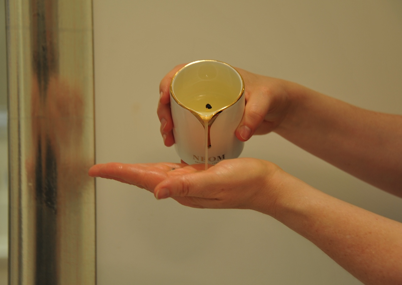 Neom Organics Intensive Skin Treatment Candle The Sequinist