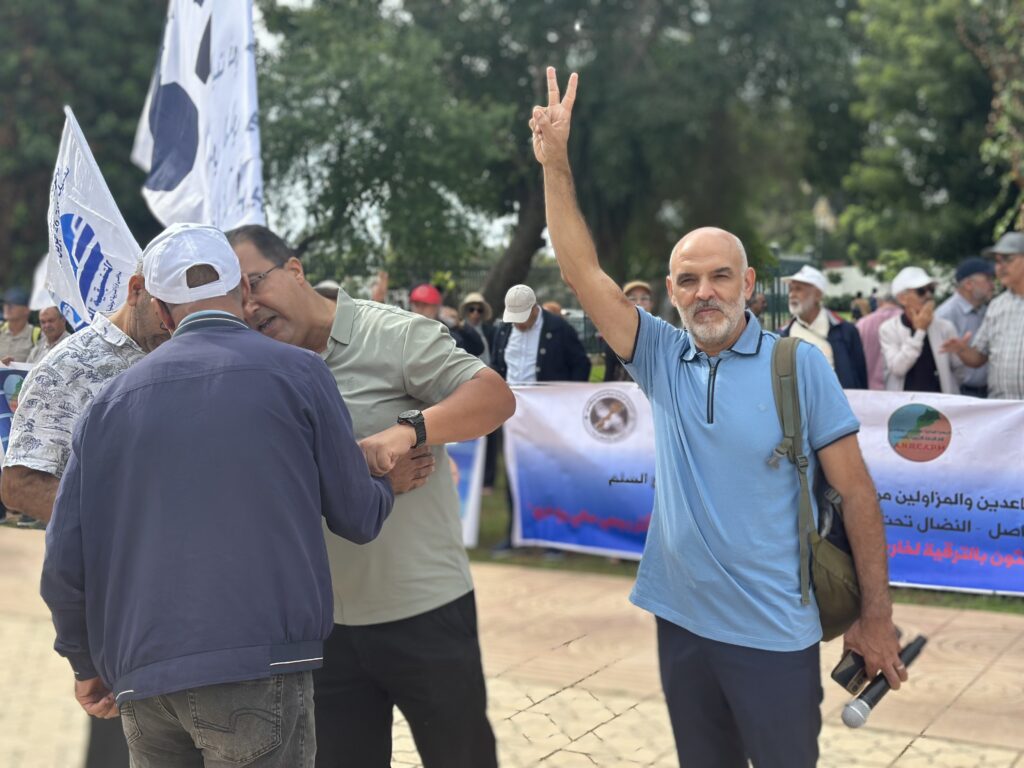 بعد عقود من التدريس.. أساتذة متقاعدون ومزاولون يتمسكون بمطلب الترقية إلى خارج السلم
