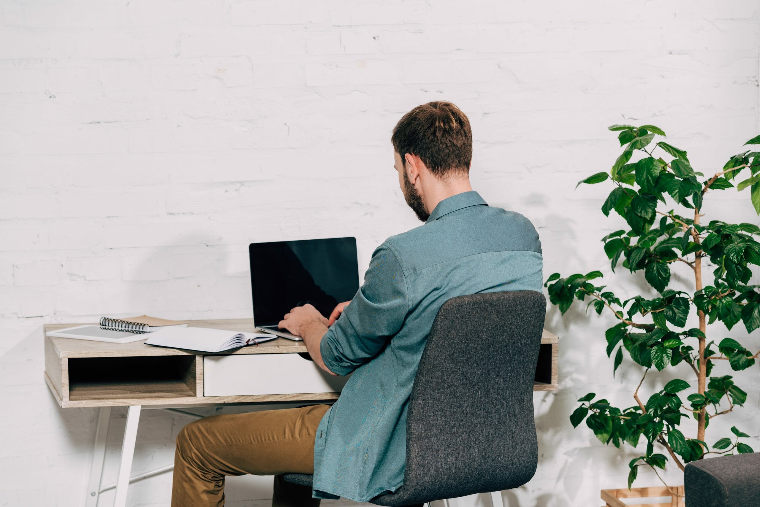 Survey: Americans Expect to Work Remotely for the Rest of 2022 and ...