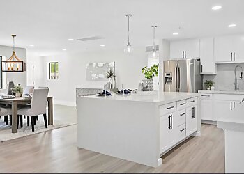 Diamond kitchen and bath has served phoenix since 1986 as the leading retailer of kitchen and bathroom cabinetry and countertops at incredible prices. 3 Best Custom Cabinets in Phoenix, AZ - Expert Recommendations
