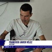 Aguachiquense en silla de ruedas pide ayuda para seguir adelante