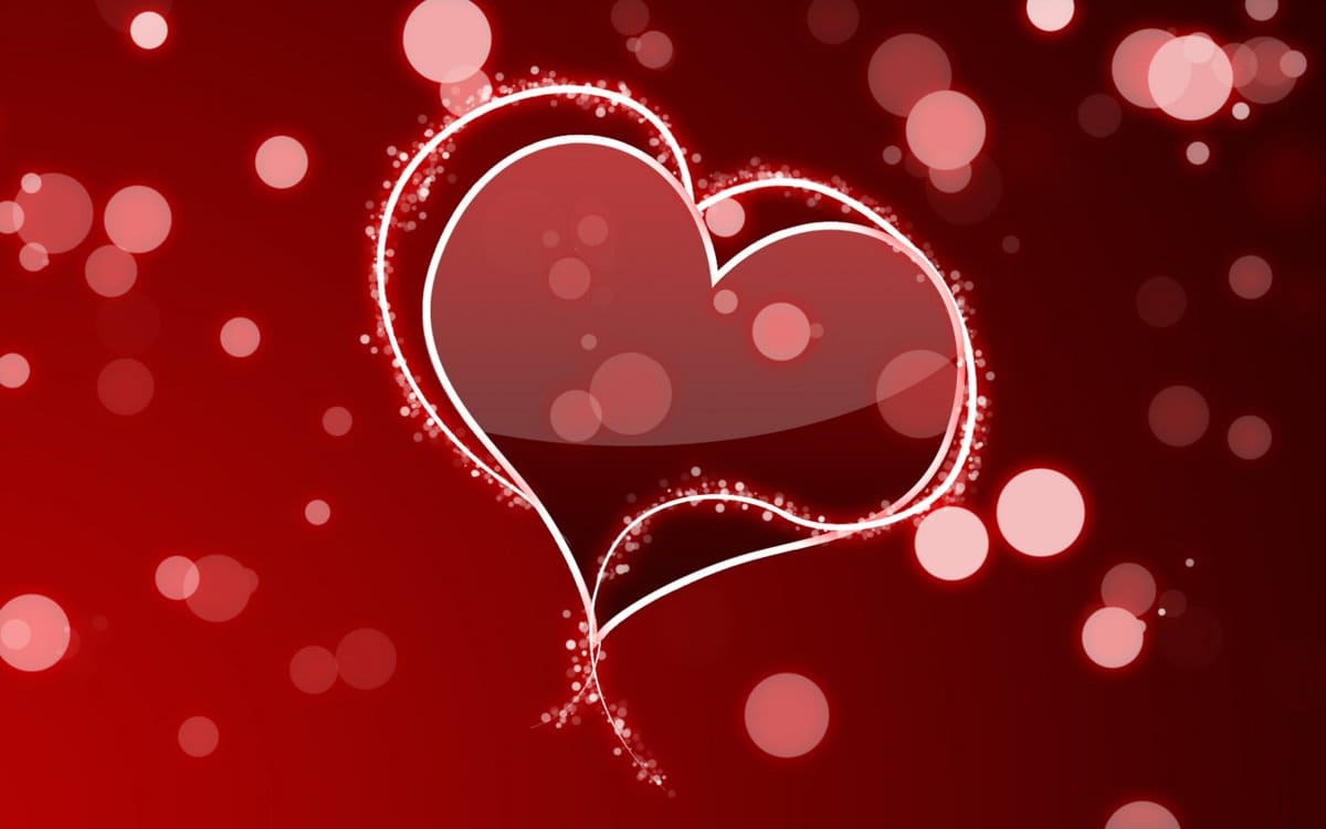 нарисованное сердце на прозрачном фоне