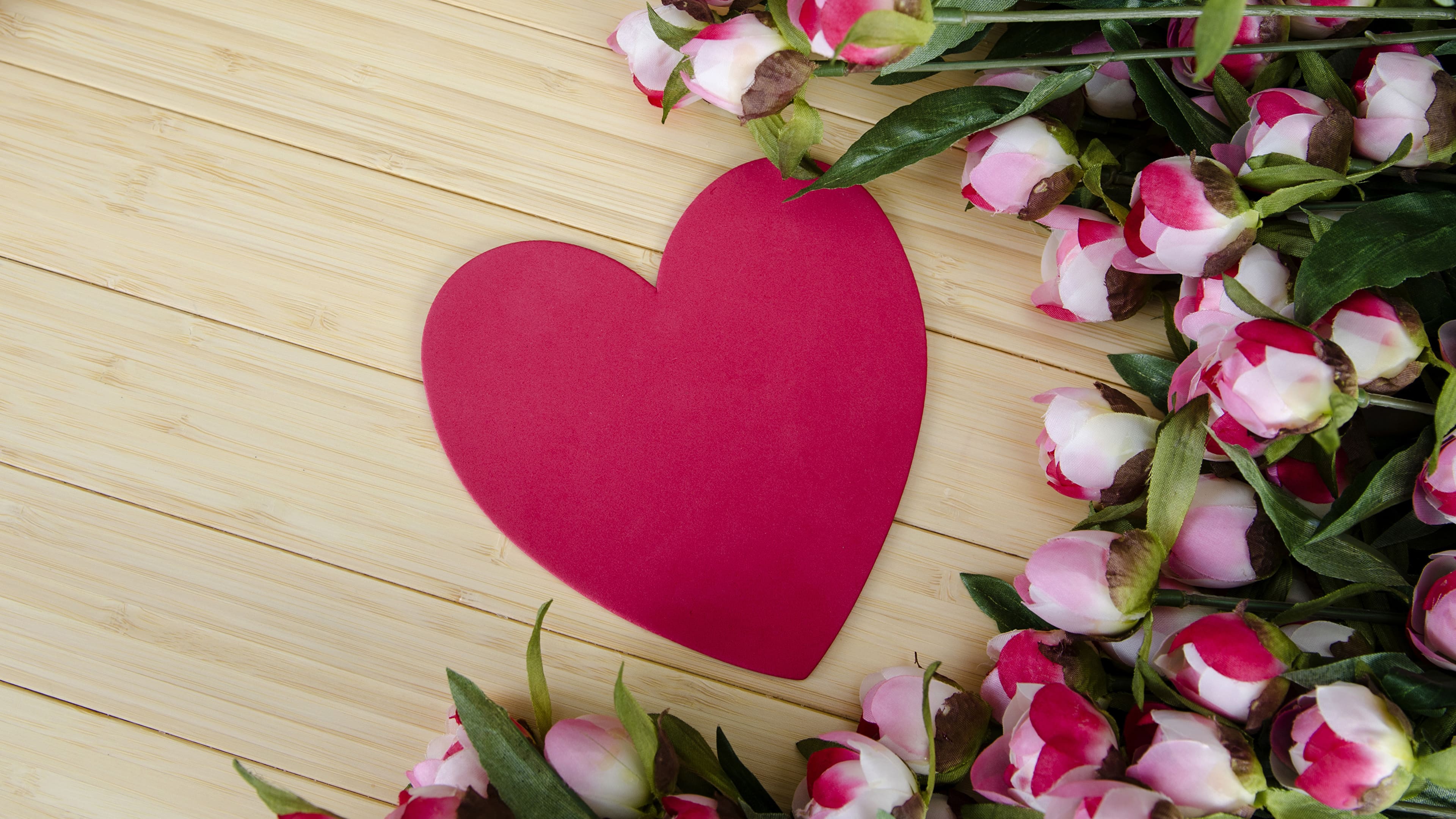 нарисованное сердце на прозрачном фоне