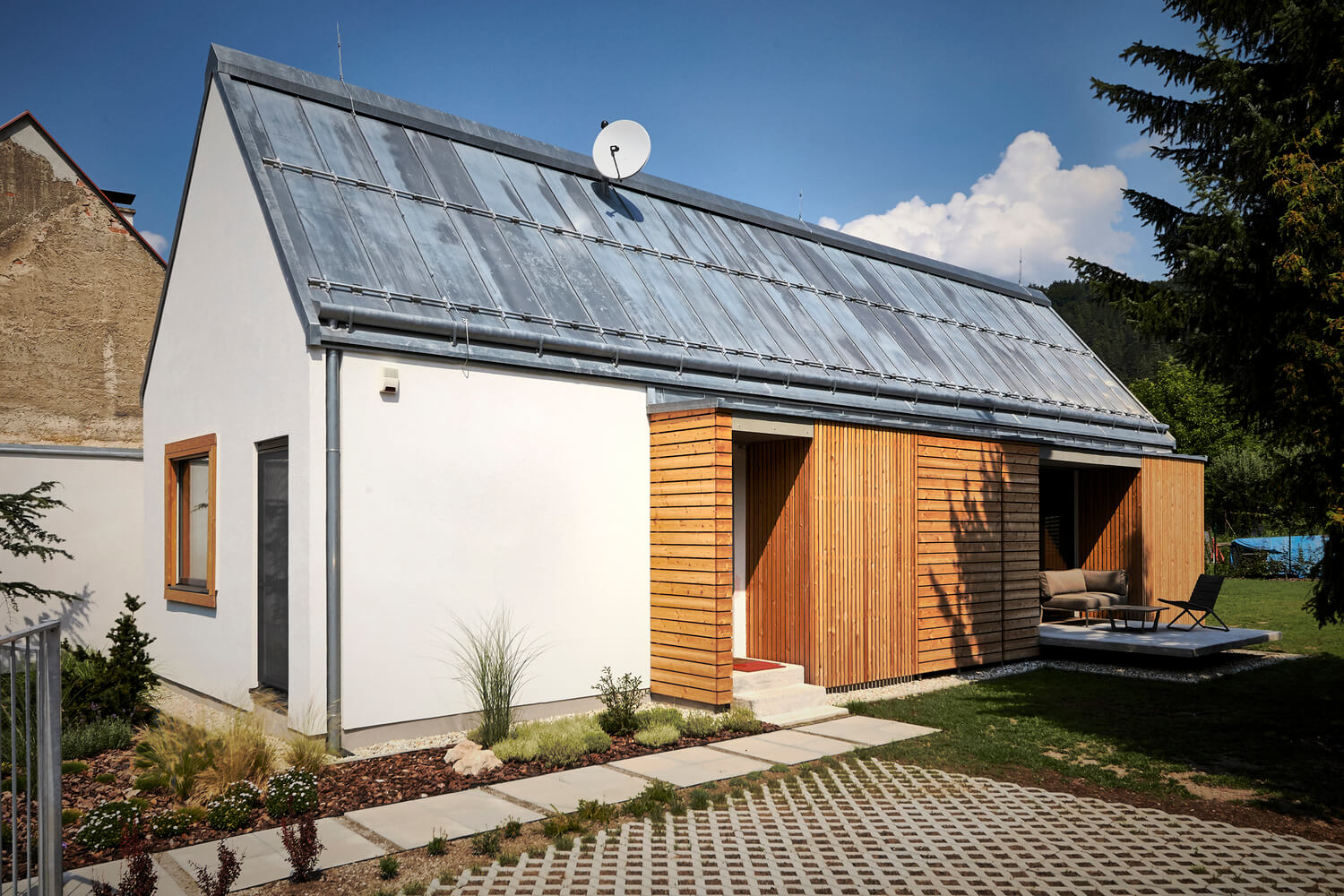 Casa Hecha Con Ladrillos De Madera Tikinti Tikinti Arquitectura Diseno Y Construcion